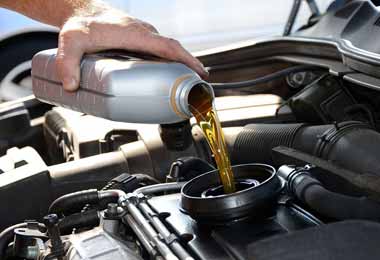 Контрабандную партию автомобильного масла выявили белорусские таможенники