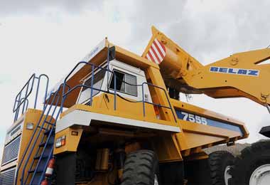 БелАЗ заключил новый контракт на поставку 12 карьерных самосвалов в Алжир