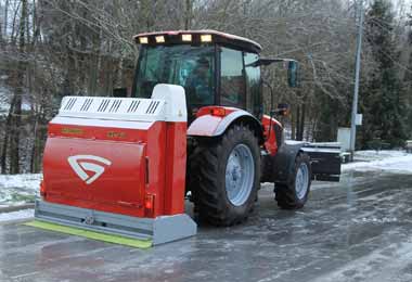 Льдозаливочная машина BELARUS МЛ-428 успешно прошла испытания еще в конце 2018 г. Фото belarus-tractor.com