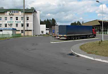 В пункте пропуска «Новая Рудня» временно прекращено оформление грузового автотранспорта