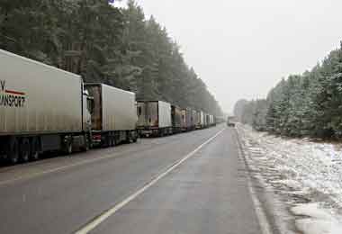 Представление подложных документов с целью приоритетного въезда в пункт пропуска установили белорусские таможенники