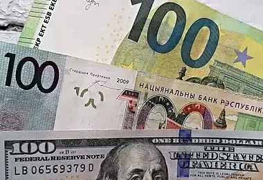 Курсы доллара и евро выросли на торгах БВФБ 2 ноября, российский рубль подешевел