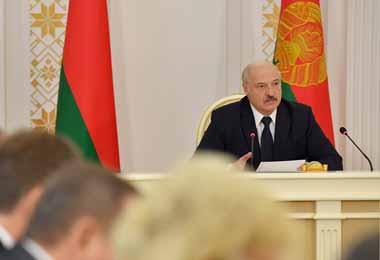 Лукашенко отправит правительство в отставку в случае экономического прогноза на 2019 г