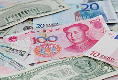 Доллар, евро и китайский юань снова подешевели на торгах БВФБ 12 июля