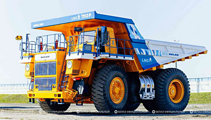 БелАЗ отгружает в Кузбасс первую партию 130-тонных самосвалов на СПГ