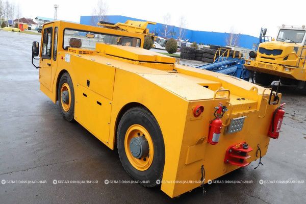 БелАЗ завершил заводские испытания новой модели аэродромного тягача