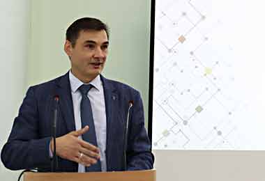 Александр Бурак: без взаимодействия науки с промышленностью невозможно развитие экономики, а связующим звеном между ними является стандартизация.