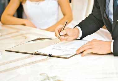 Совмин ограничил количество гостей на торжественной регистрации брака — постановление