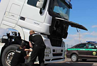 Очередной тягач с поддельным VIN-номером задержан белорусской таможней