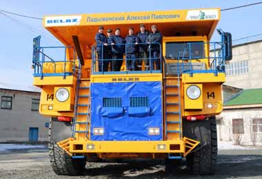 Очередной 130-тонный БелАЗ готов приступить к работе на российском ОАО «Ураласбест»