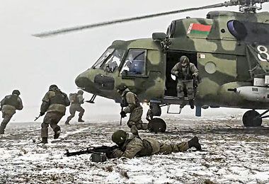 Лукашенко предположил высокое обострение угроз военной безопасности Беларуси