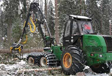 Российским потребителям расширены льготы для приобретения лесных машин Амкодор