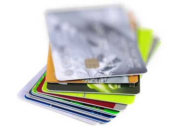 Банк БелВЭБ установил новый лимит по количеству карточек у одного физического лица