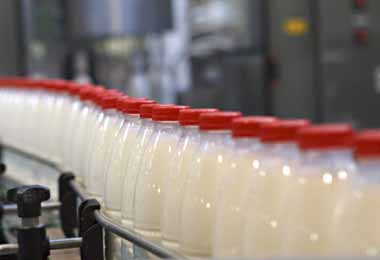 Украина планирует запретить импорт молока из Беларуси