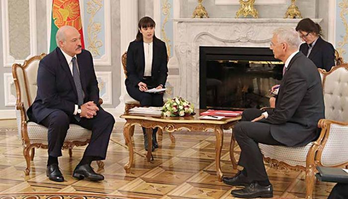 Лукашенко предлагает серьезно расширить сотрудничество между Беларусью и Латвией
