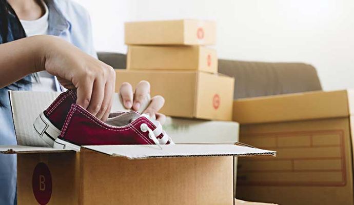 МНС проинформировало об изменении сроков введения обязательной маркировки обуви в России