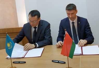 Беларусь и Казахстан будут сотрудничать в области регулирования торговли и общепита