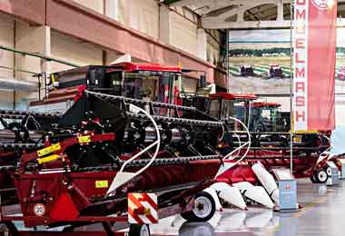 Гомсельмаш представит инновационный зерноуборочный комбайн на выставке достижений белорусской науки