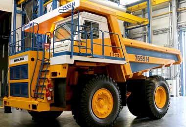БелАЗ планирует поставить золотодобытчикам России еще четыре 55-тонных самосвала