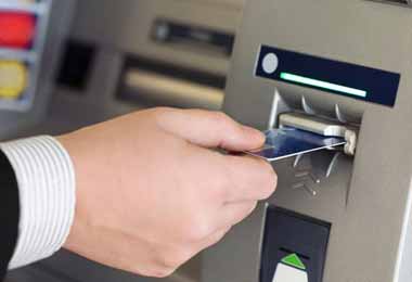 Банк «Решение» вводит запрет на снятие наличных по карточкам с магнитной полосой в отдельных странах