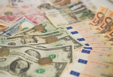 Белорусский рубль ослаб к основным валютам на торгах БВФБ 24 января