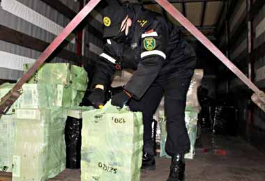 Белорусская таможня пресекла незаконный ввоз крупной партии сыра и мясной продукции