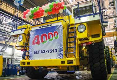 БелАЗ выпустил 4-тысячный 130-тонний карьерный самосвал БЕЛАЗ-7513
