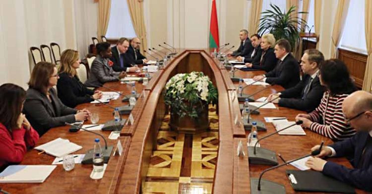 Правительство планирует развивать в Беларуси программу активного долголетия при поддержке ЮНФПА — Петришенко