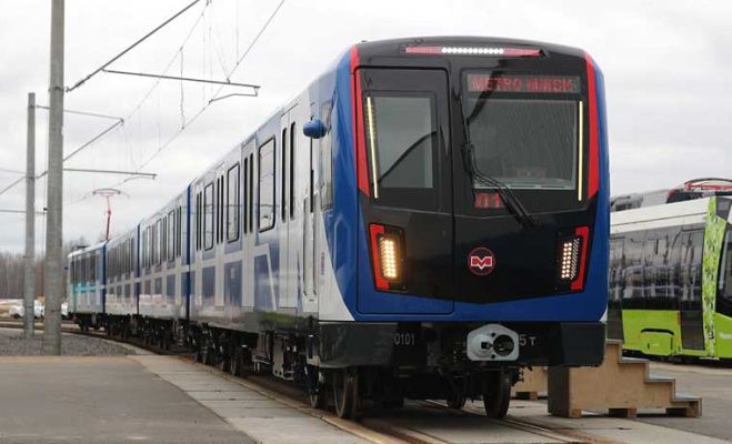 Компания Stadler и государственное предприятие «Минский метрополитен» 19 марта презентовали первый четырехвагонный поезд метро для Минского метрополитена.