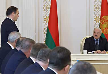 Лукашенко не исключает отставки правительства при невыполнении прогнозных показателей