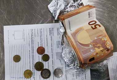 Белорусские таможенники выявили попытку незаконного ввоза валюты