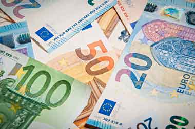 ЕС ввел запрет на поставки банкнот евро в Беларусь