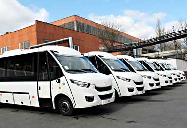 МЗКТ передал заказчикам очередную партию туристических автобусов «Неман» для Евроигр