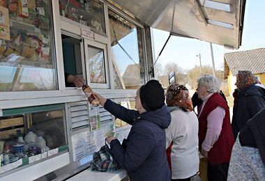 КГК предлагает оценить качество обеспечения сельских жителей различными товарами