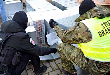 Польские пограничники пресекли контрабанду белорусских сигарет почти на 5 млн долл