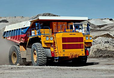 БелАЗ отправил партию карьерных самосвалов в Хабаровский край РФ