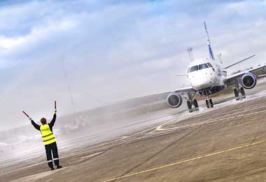 Белавиа закупит три новых самолета Embraer