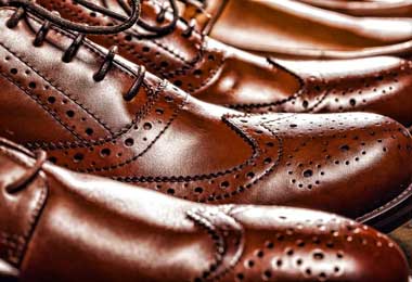 Правительство ввело лицензировании импорта готовых кож и заготовок верха обуви