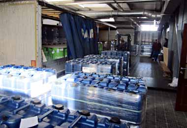 Белорусская таможня пресекла попытку незаконного провоза трансмиссионного масла на 150 тыс бел руб