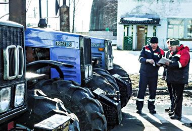 Административные процедуры для владельцев тракторов и самоходных машин упрощены в Беларуси — постановление