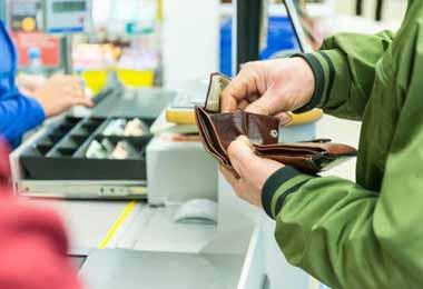 Беларусбанк реализовал сервис по выдаче наличных держателям карточек через кассы магазинов