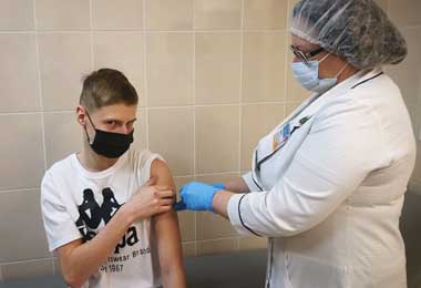 В Беларуси началась вакцинация детей против коронавируса