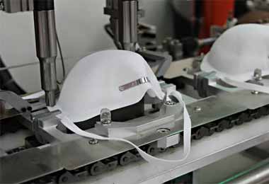 Предприятие «Изотоп» нарастит производство респираторов до 180 тыс штук в месяц