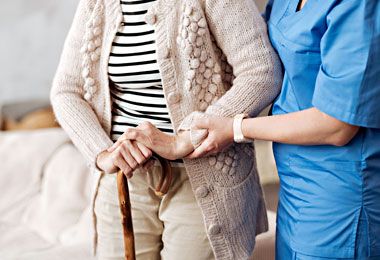 Зарплата работников социального обслуживания повышена в Беларуси — Минтруда