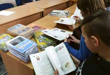 Плата за пользование учебниками в новом учебном году составит 12,75 бел руб