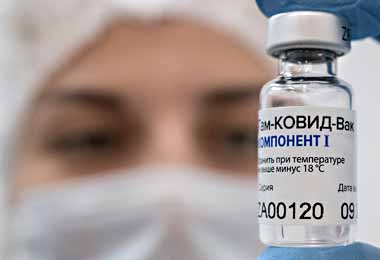 Первая партия российской вакцины против коронавируса поступила в Беларусь