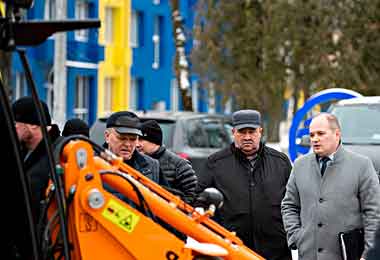 Амкодор планирует нарастить поставки техники в Саратовскую область России