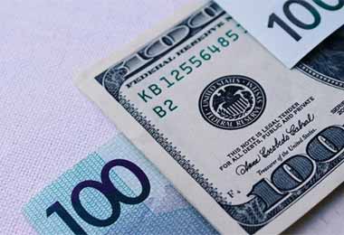 Доллар и евро подешевели на торгах БВФБ 23 сентября