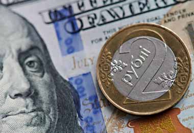 Доллар и евро снова подорожали на торгах БВФБ 8 февраля, курсы российского рубля и юаня снизились