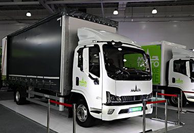 МАЗ представил новые модели среднетоннажной техники на выставке COMvex